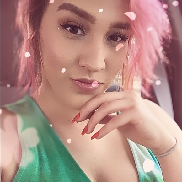 Meet your Posher, Lauren - Picture 1 of 1